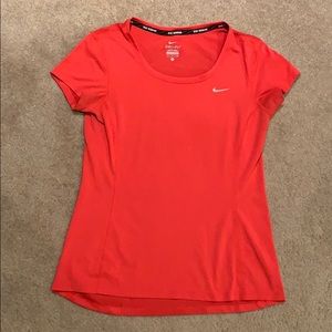 WOMENS NIKE TRAINING TEE